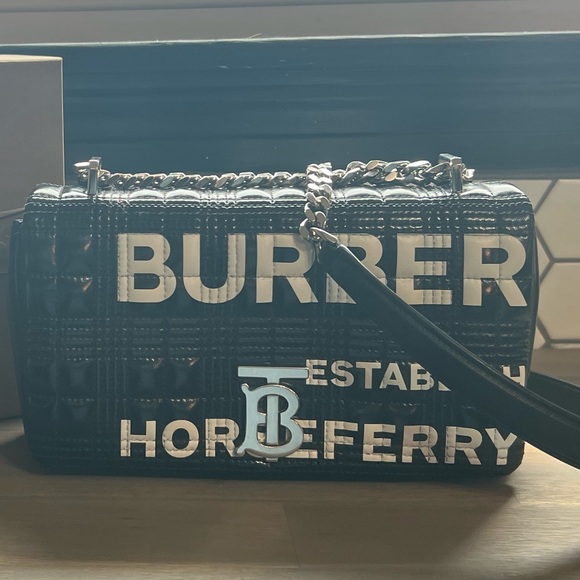 Burberry Small Horseferry Print
Quilted Lola Bag - Picture 3 of 14